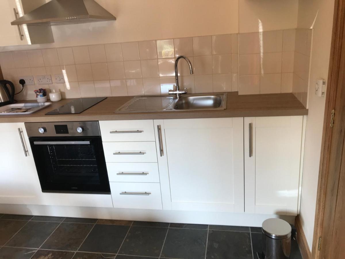 Nuneaton - Cottage - Sleeps 2 - Parking - Garden 외부 사진