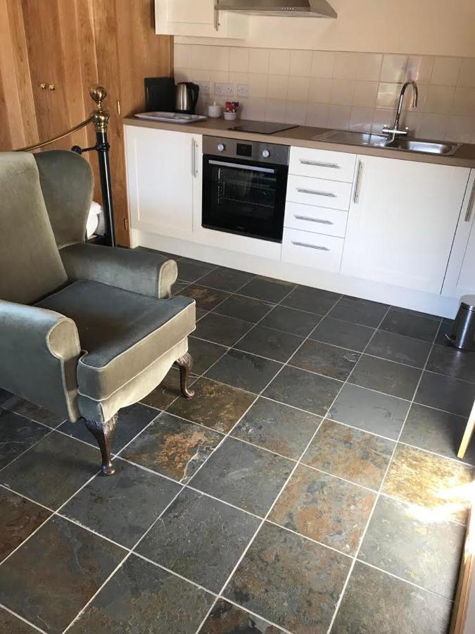 Nuneaton - Cottage - Sleeps 2 - Parking - Garden 외부 사진