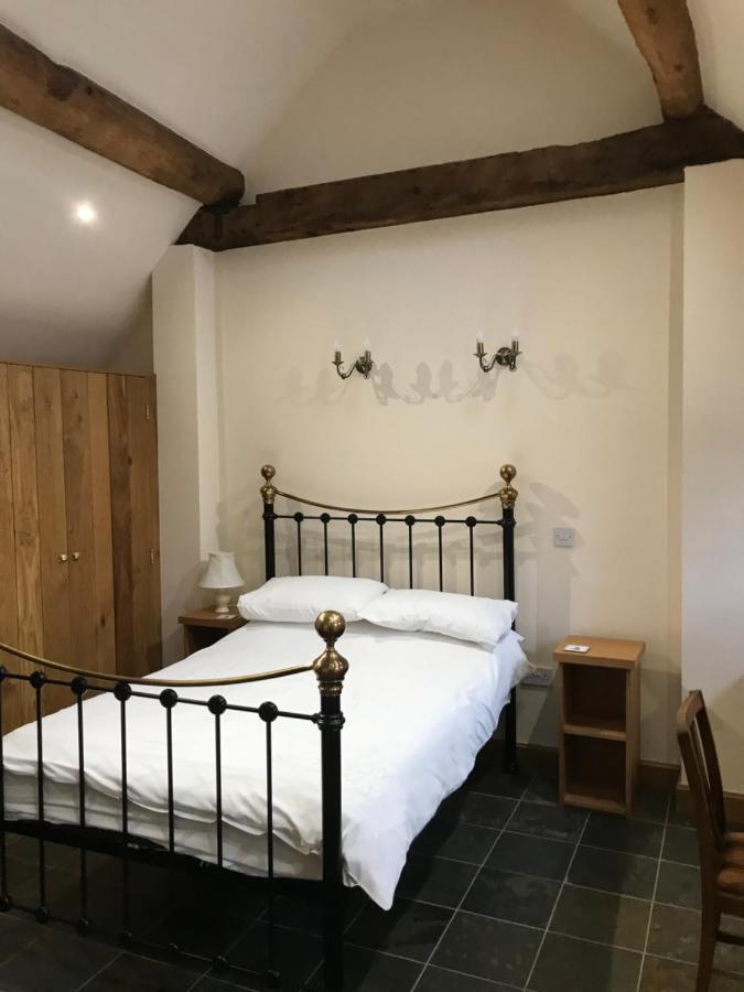 Nuneaton - Cottage - Sleeps 2 - Parking - Garden 외부 사진