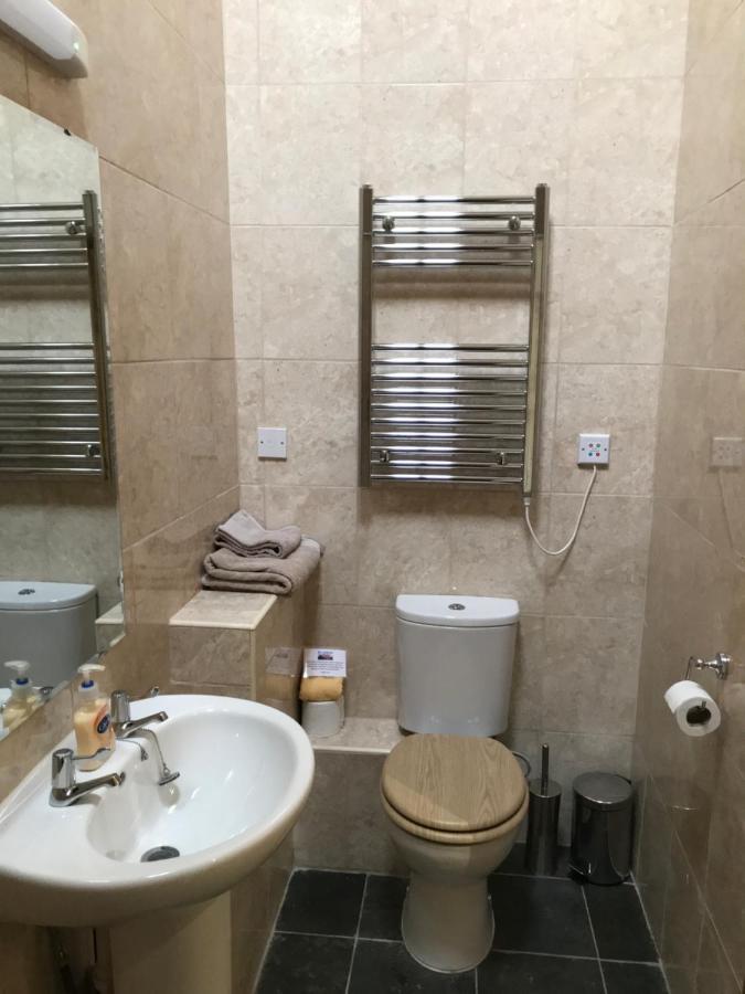 Nuneaton - Cottage - Sleeps 2 - Parking - Garden 외부 사진